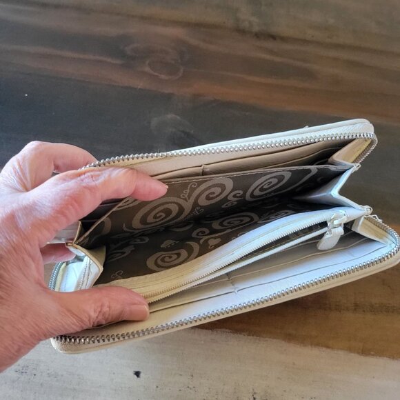 Brighton's Mingle Cream Croc-Embossed Zip-Around Wallet Multiple Card Slots-OS - Picture 6 of 9